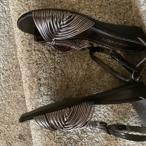 Enzo Angiolini Silver Sandals Size 6 1/2 M - Picture 4 of 8